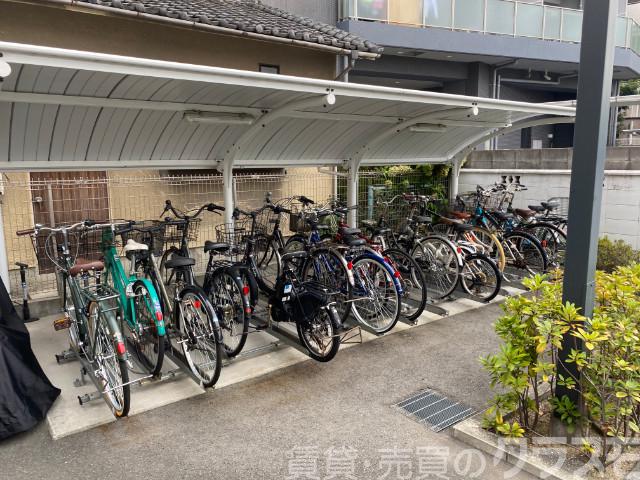22/30 エントランス