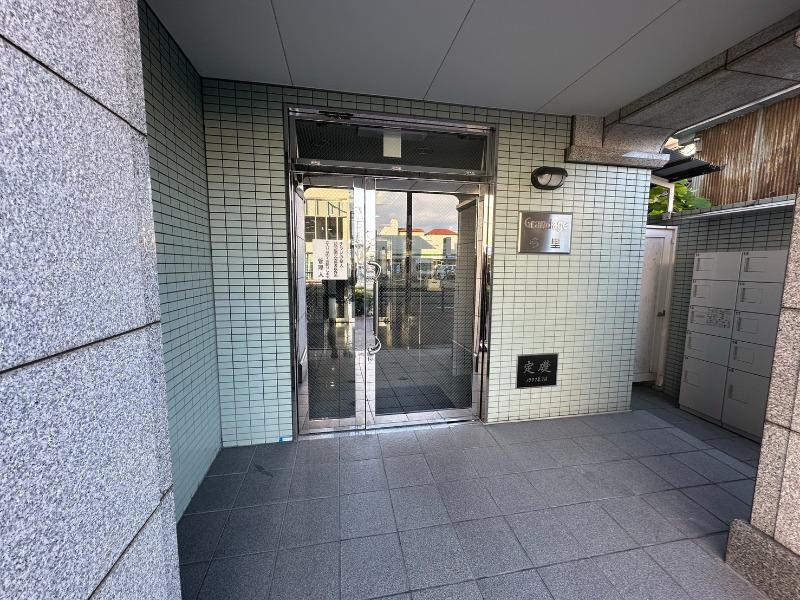 2/4 エントランス