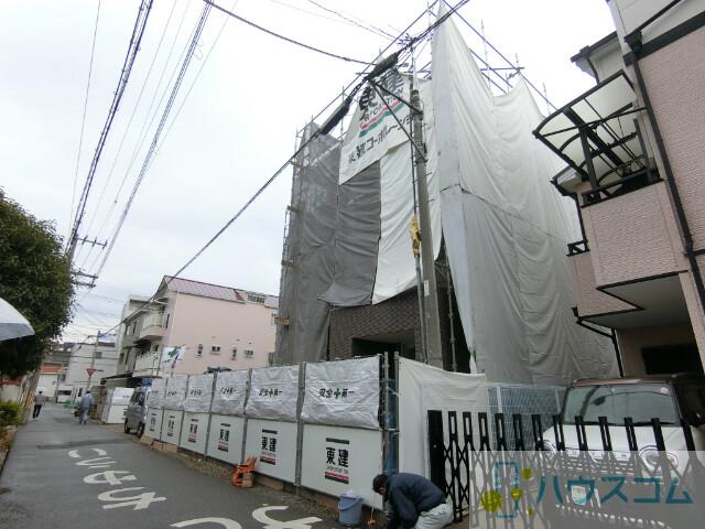 23/30 エントランス