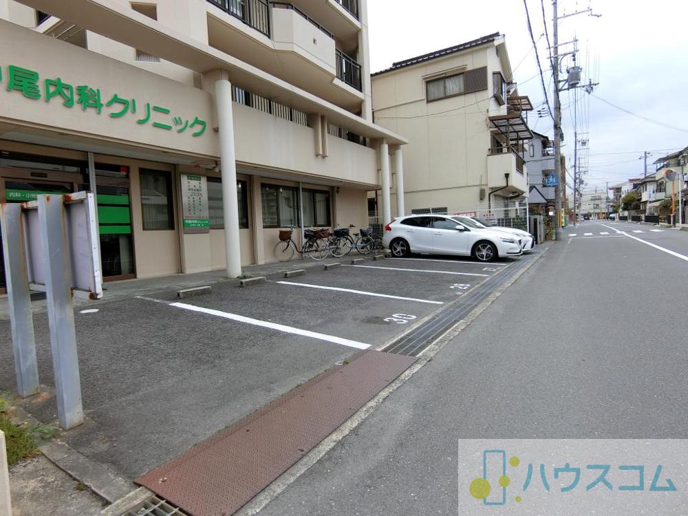 27/30 駐車場