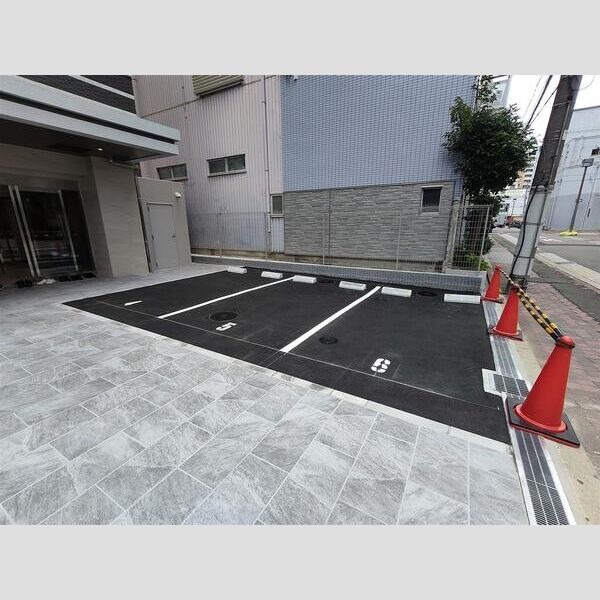 16/23 駐車場