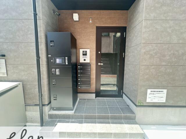 26/30 エントランス