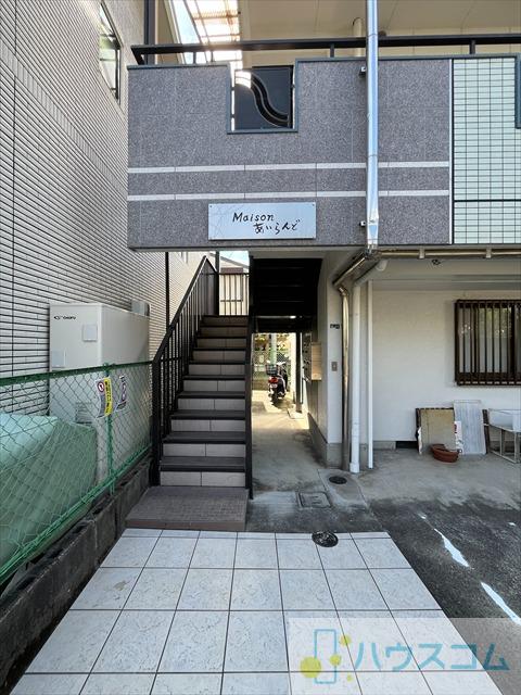 28/30 エントランス