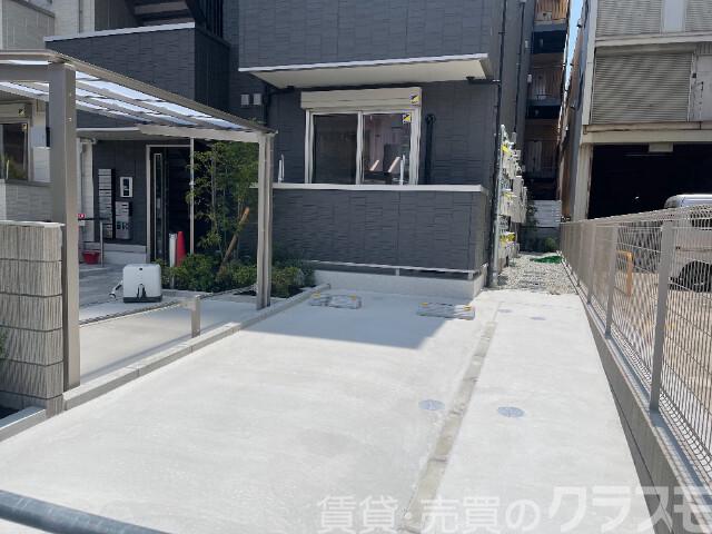 23/30 駐車場