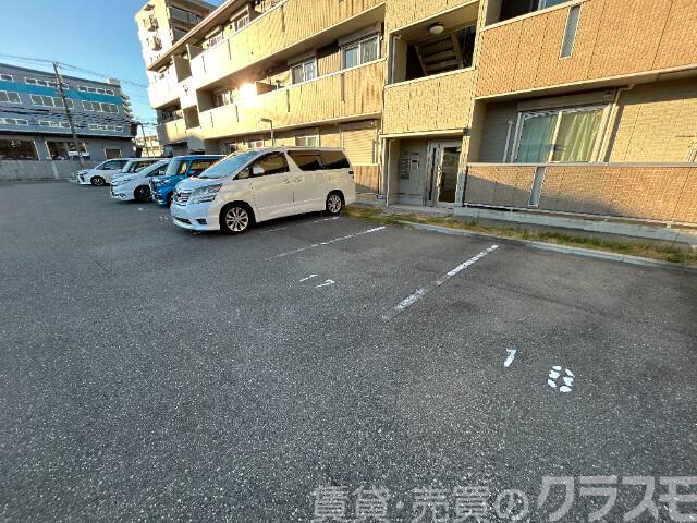 22/30 駐車場