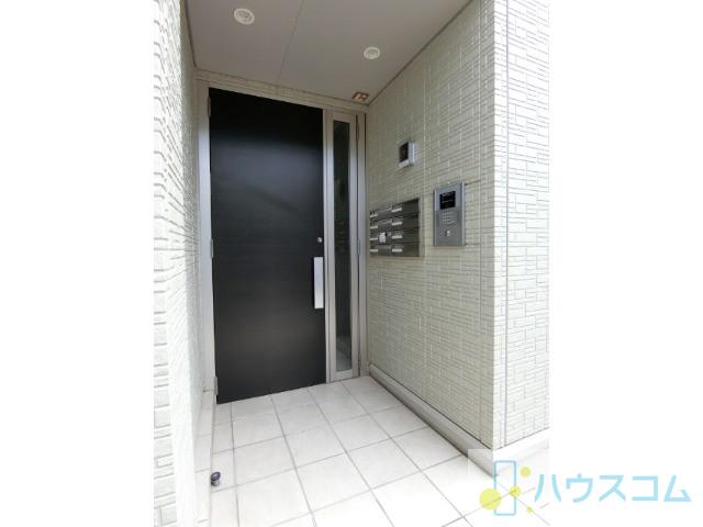 27/30 エントランス