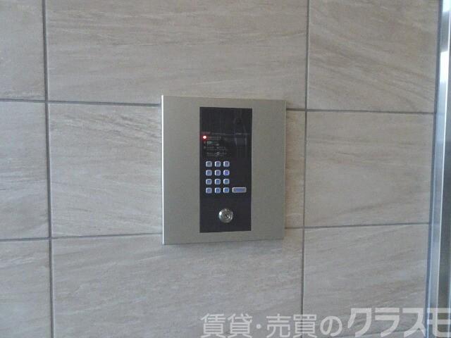 20/30 エントランス