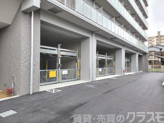 22/27 駐車場