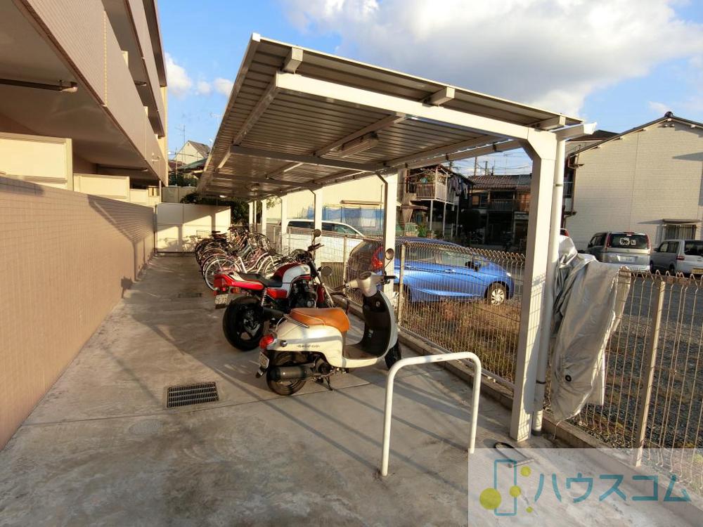 27/30 駐車場