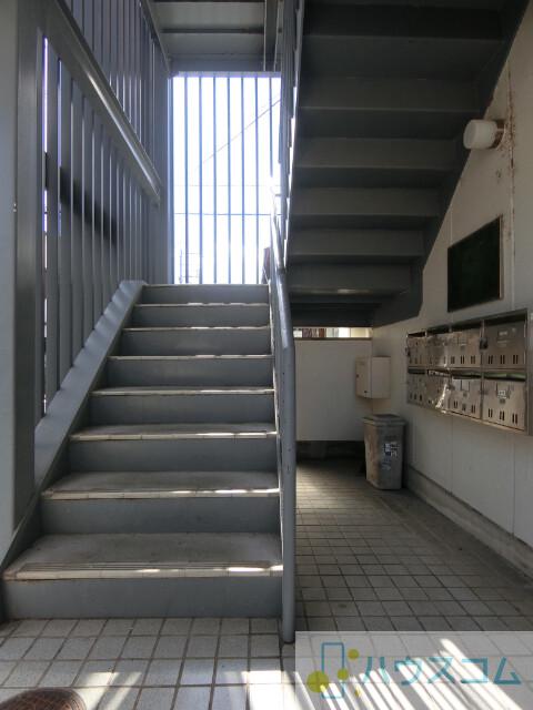 28/30 エントランス