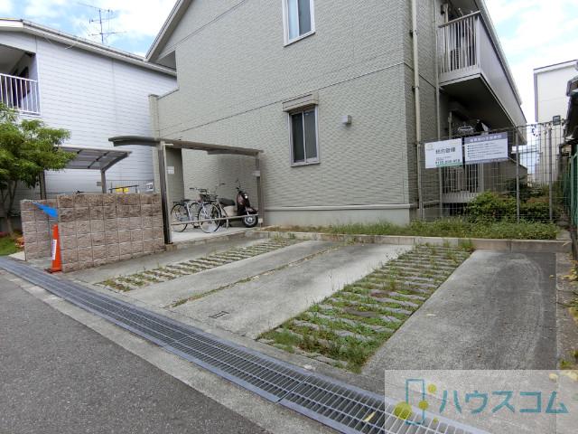 28/30 駐車場
