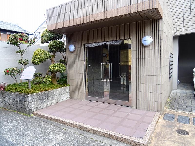 21/28 エントランス