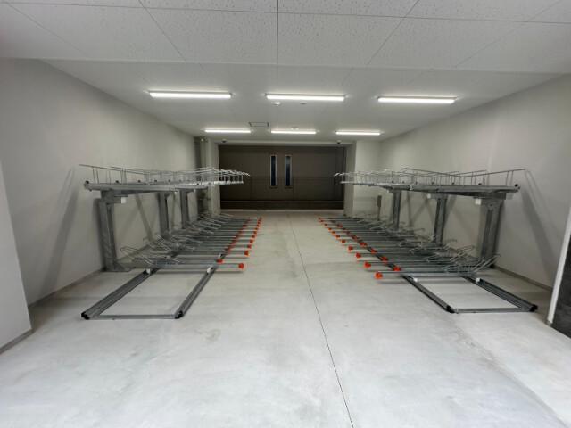27/30 駐車場