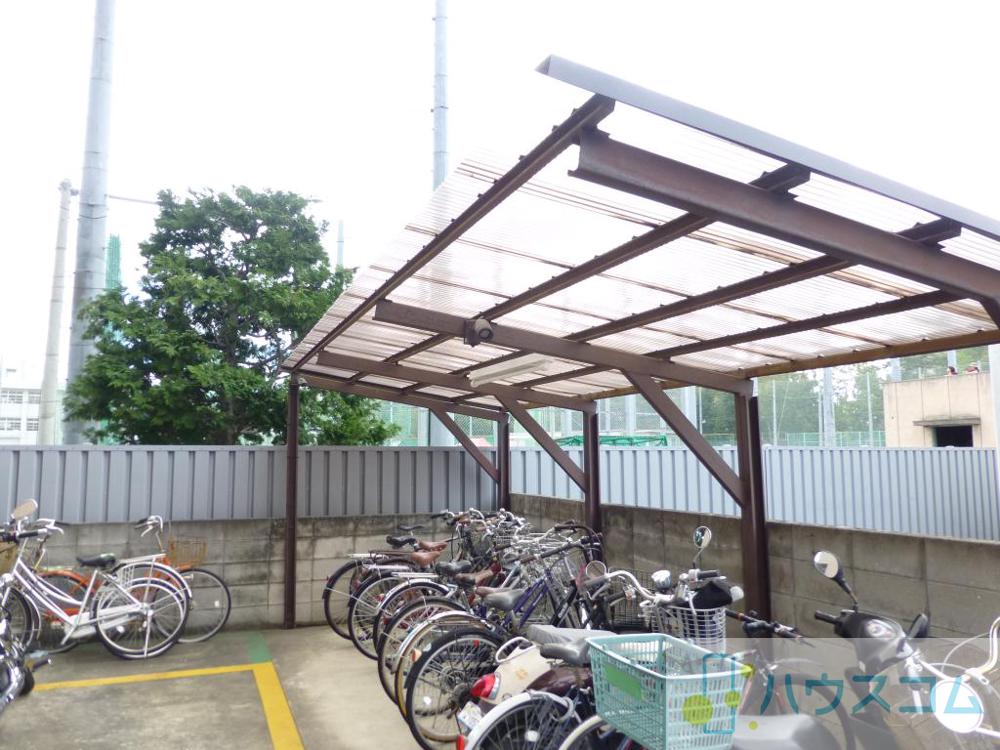 27/30 駐車場