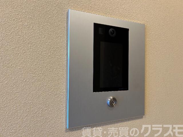 22/28 エントランス