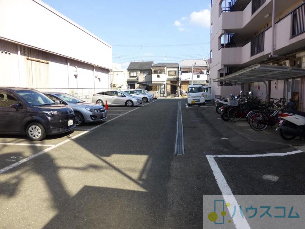 26/30 駐車場