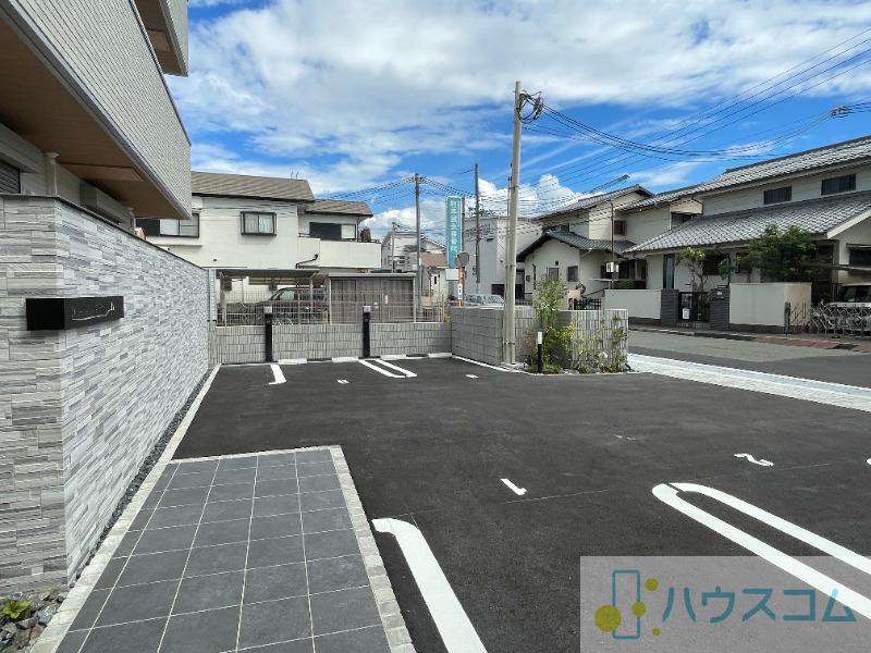 26/30 駐車場
