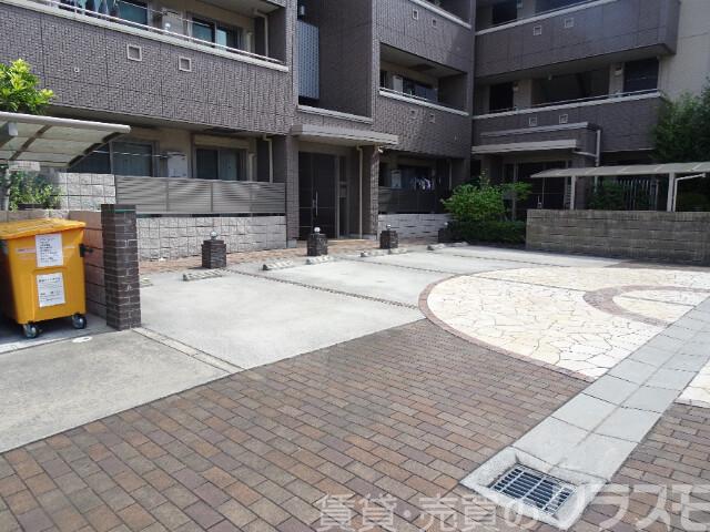 20/30 駐車場