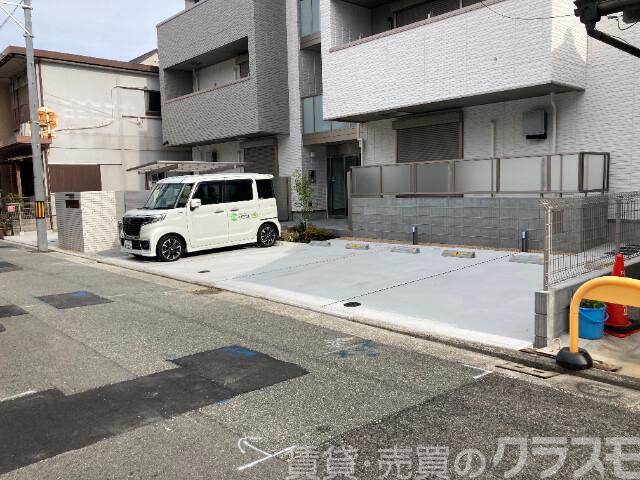 23/30 駐車場