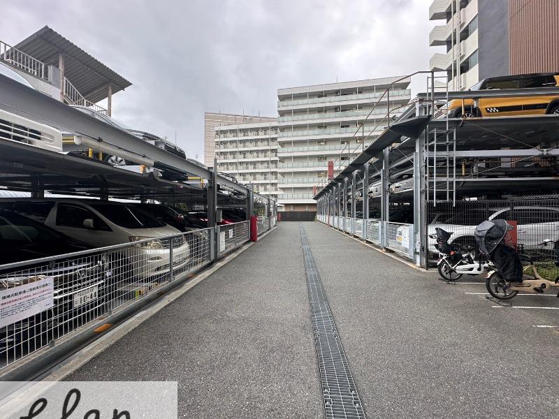 25/30 駐車場