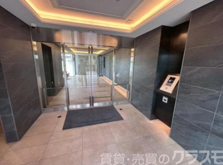 2/2 エントランス