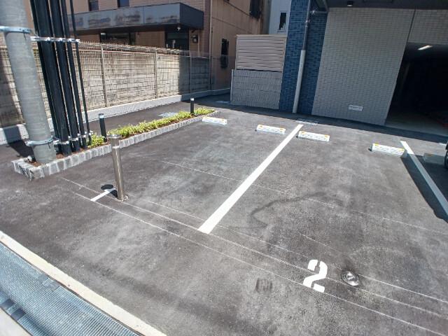 28/30 駐車場