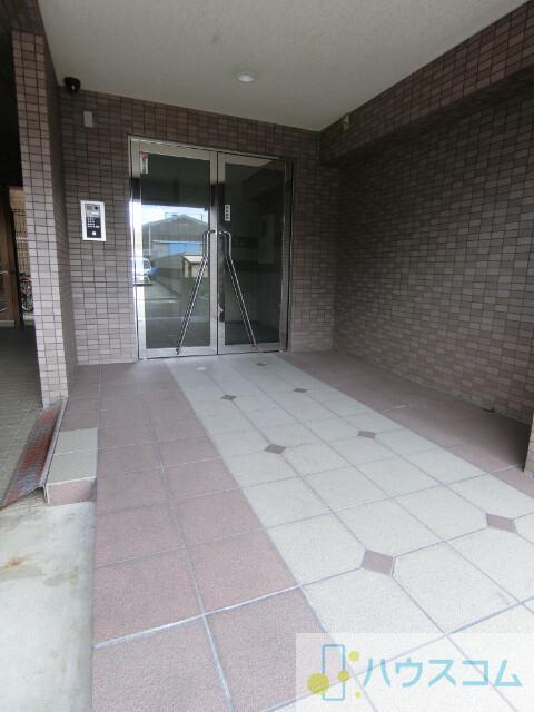 25/30 エントランス