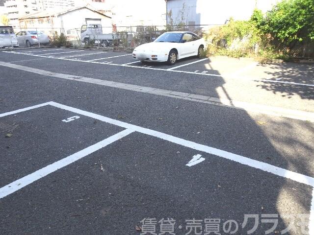 21/26 駐車場
