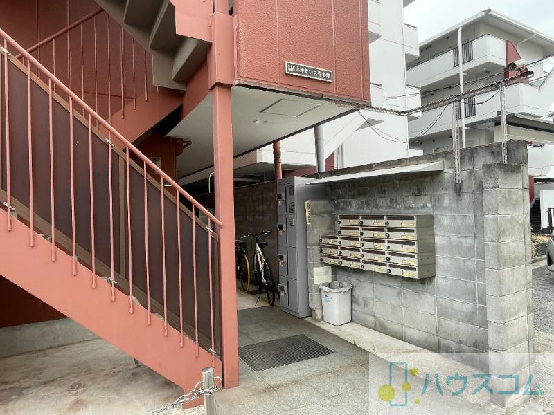 26/30 エントランス