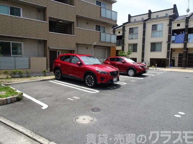 22/30 駐車場
