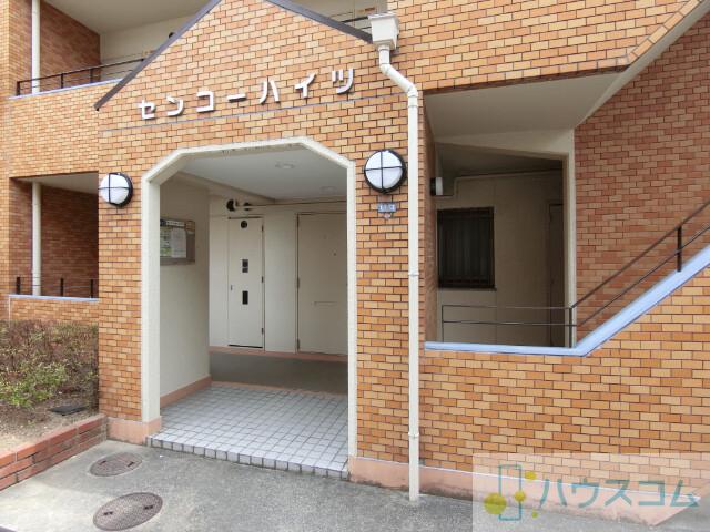 26/30 エントランス