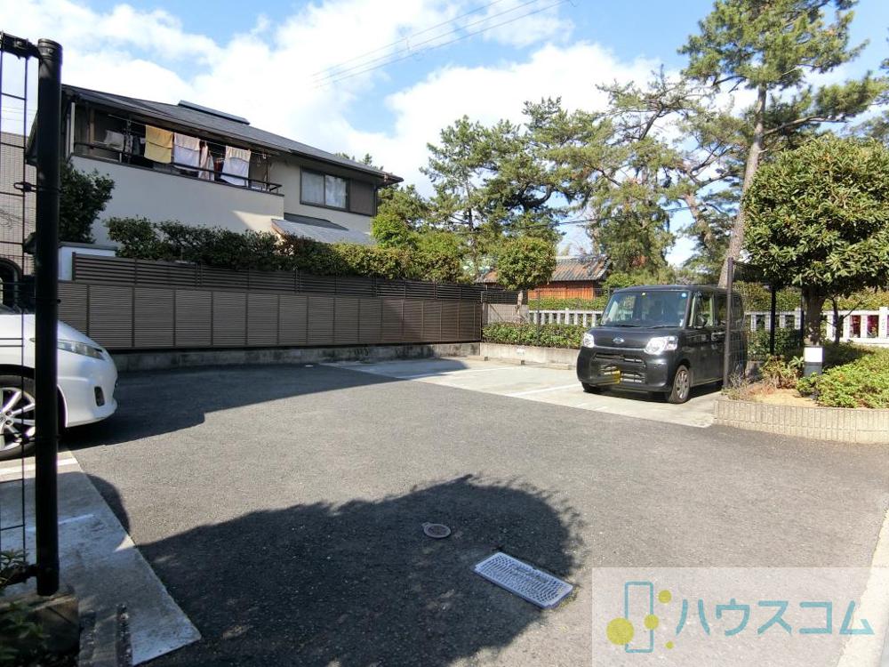 27/30 駐車場