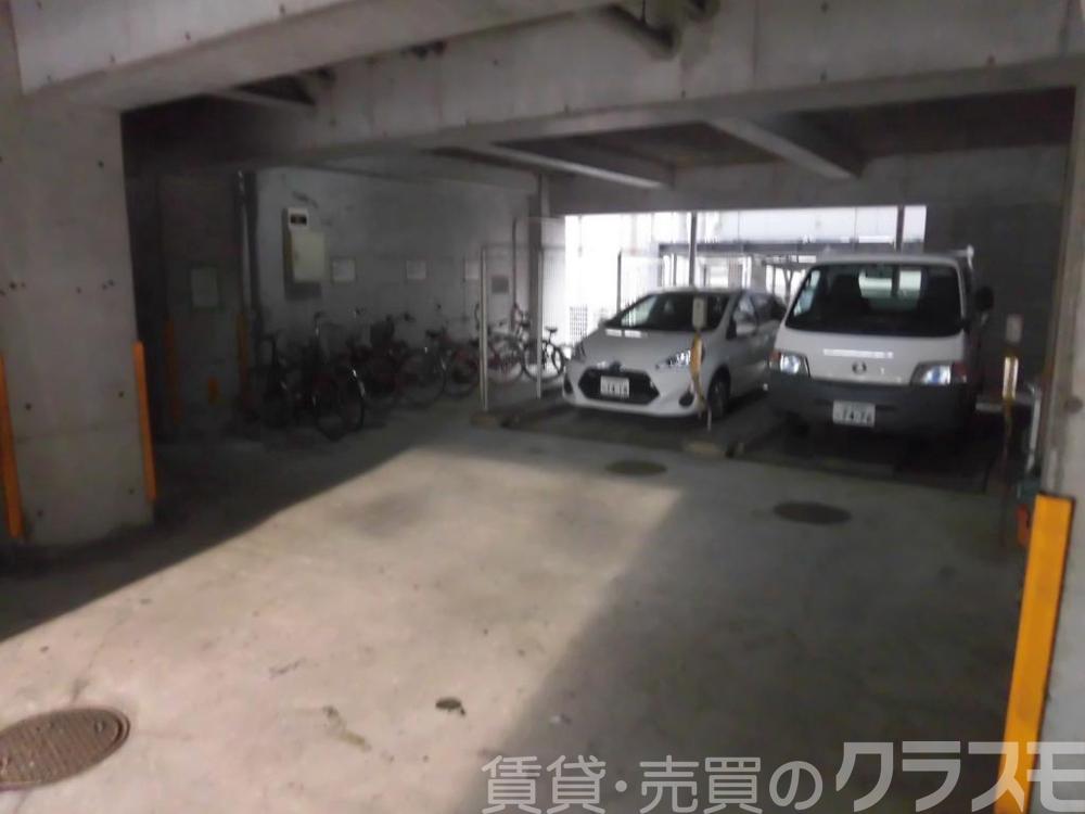 22/27 駐車場