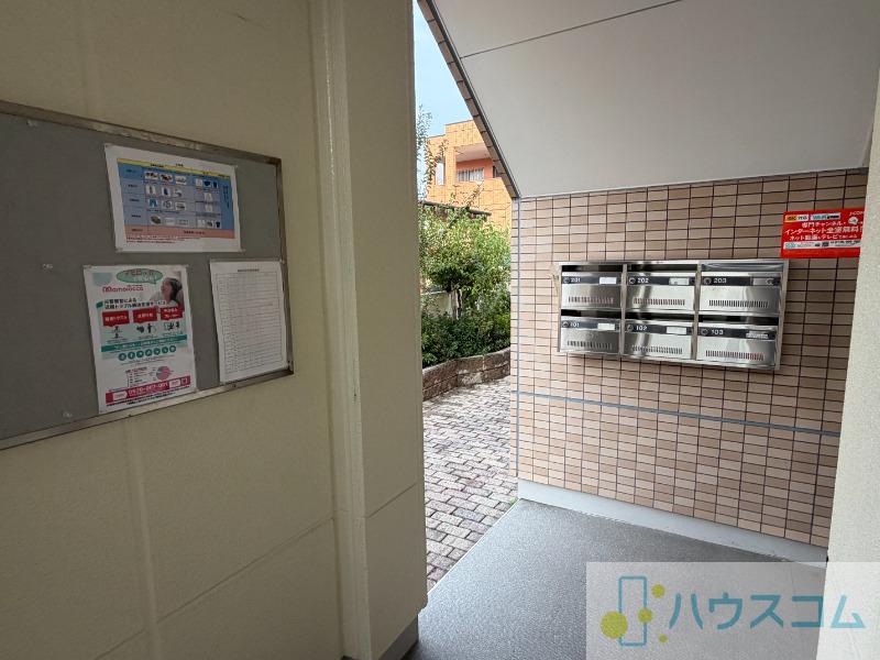 26/30 エントランス