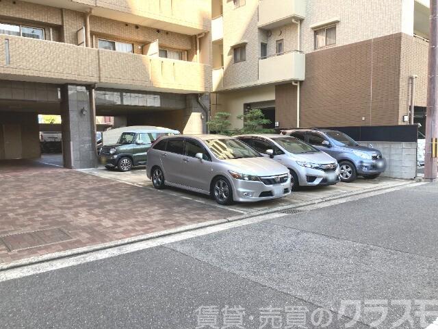 20/30 駐車場