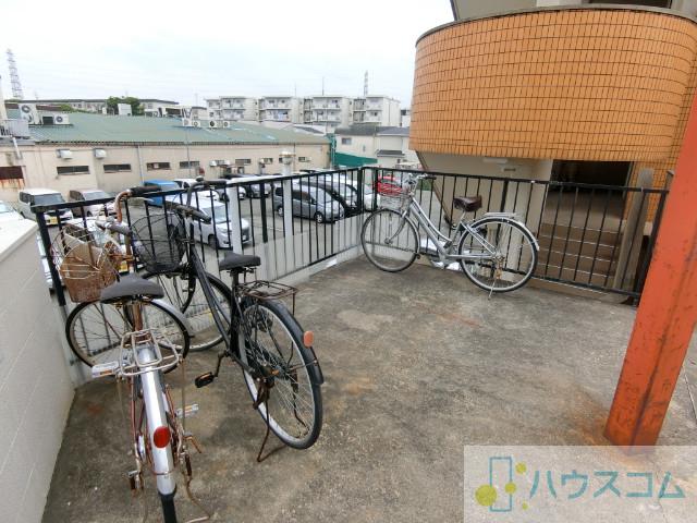 27/30 駐車場
