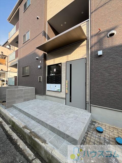 25/30 エントランス