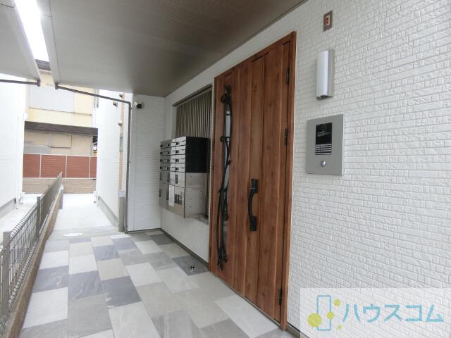 28/30 エントランス