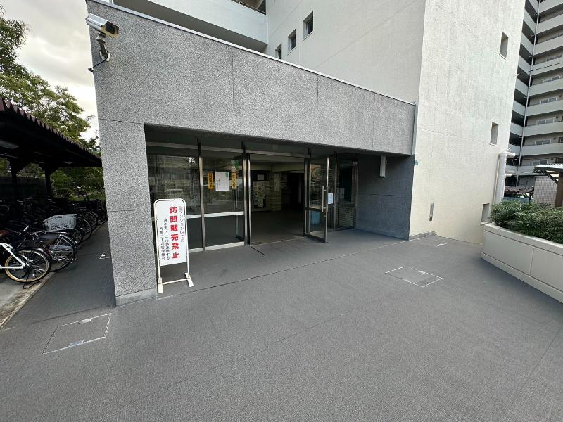 2/4 エントランス