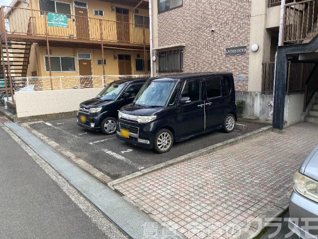 2/13 駐車場