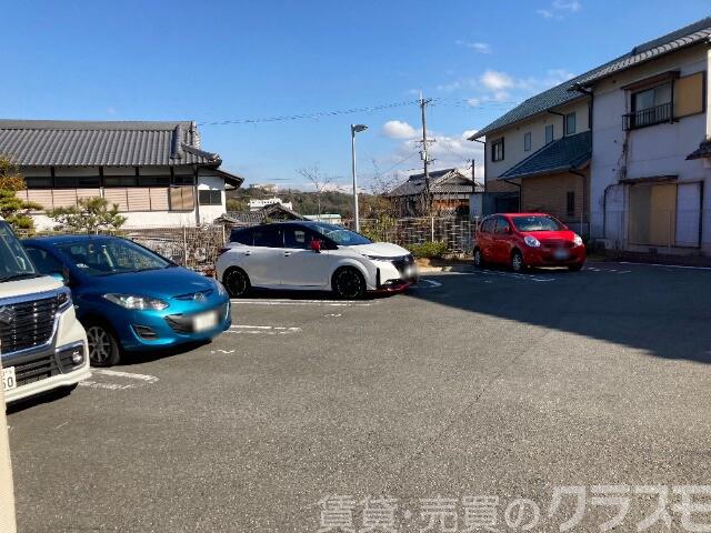 22/27 駐車場