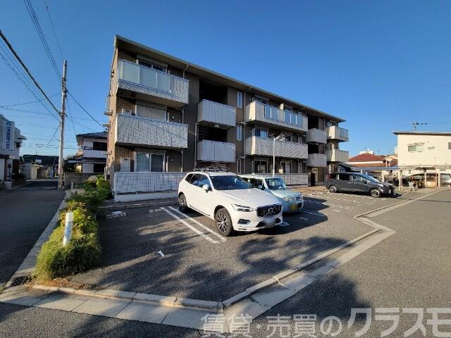 23/30 駐車場