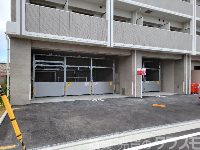 23/30 駐車場