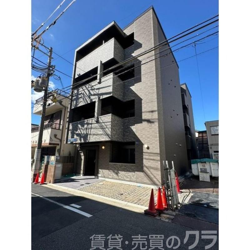 16/23 エントランス