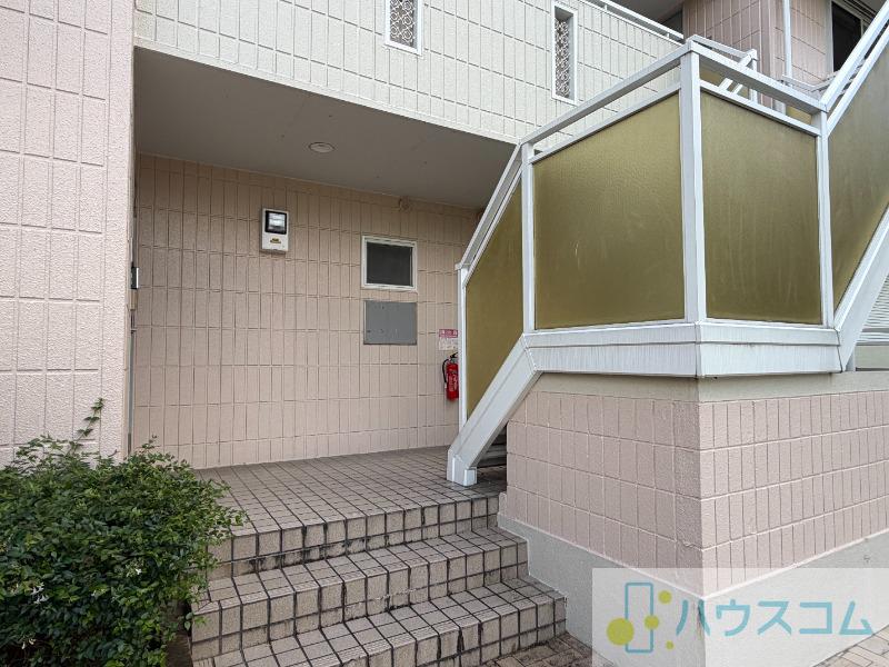 26/30 エントランス